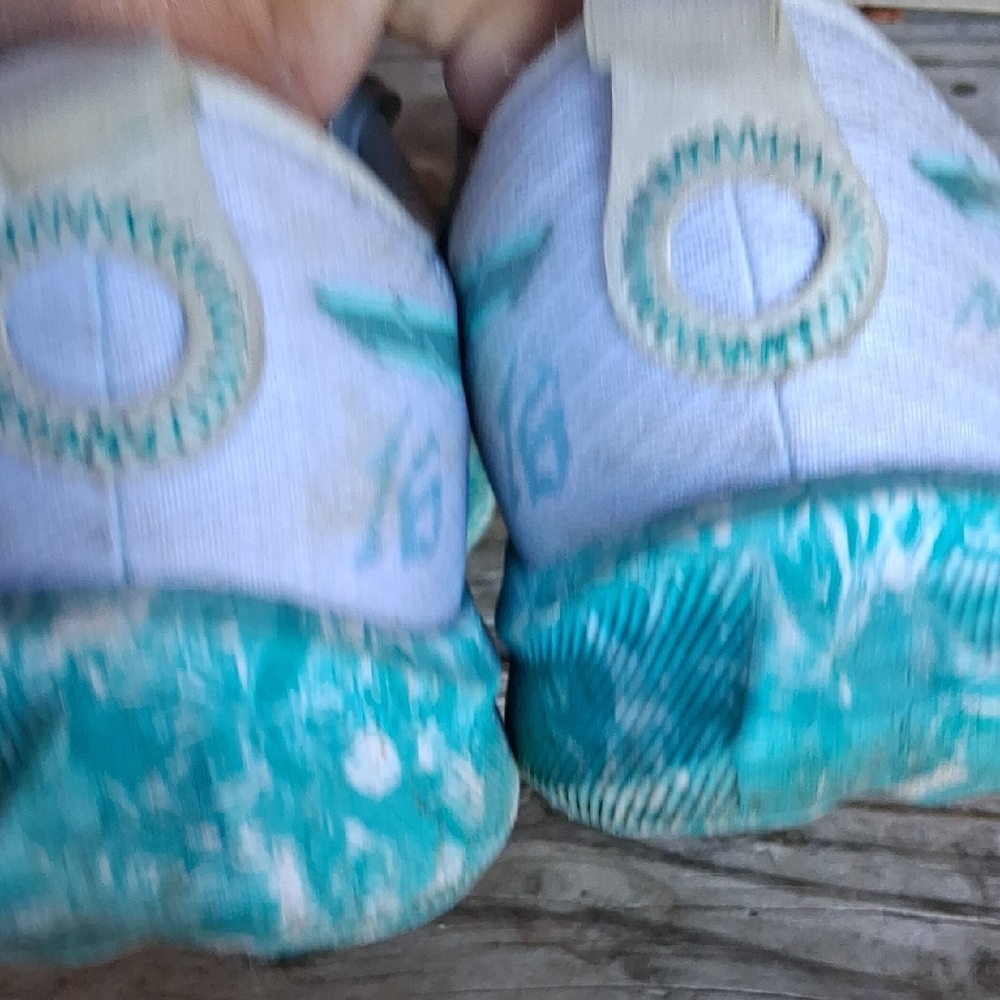 ASICS Mens's Noosa Tri  White and Aqua Athletic Shoes - Picture 12 of 14